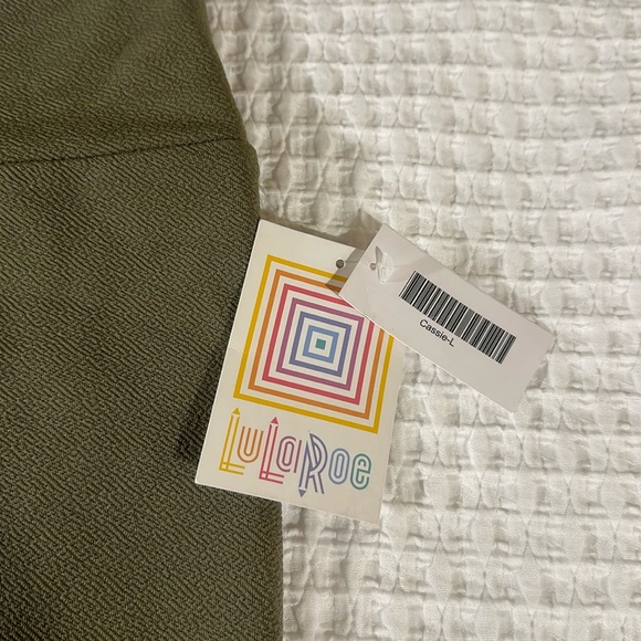 LuLaRoe Women’s Cassie Pencil Skirt/Size: L /Color: Moss Green (NWT) - Picture 2 of 7